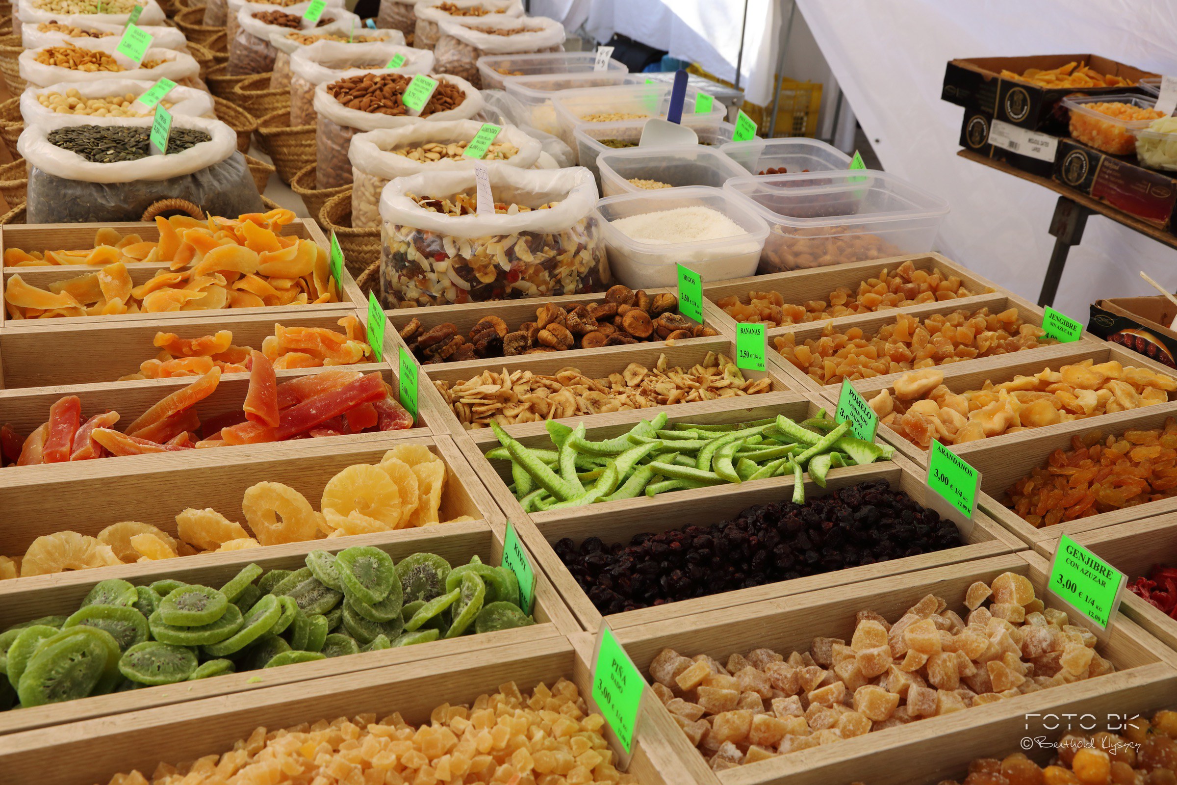 Trockenfrüchte auf dem Wochenmarkt